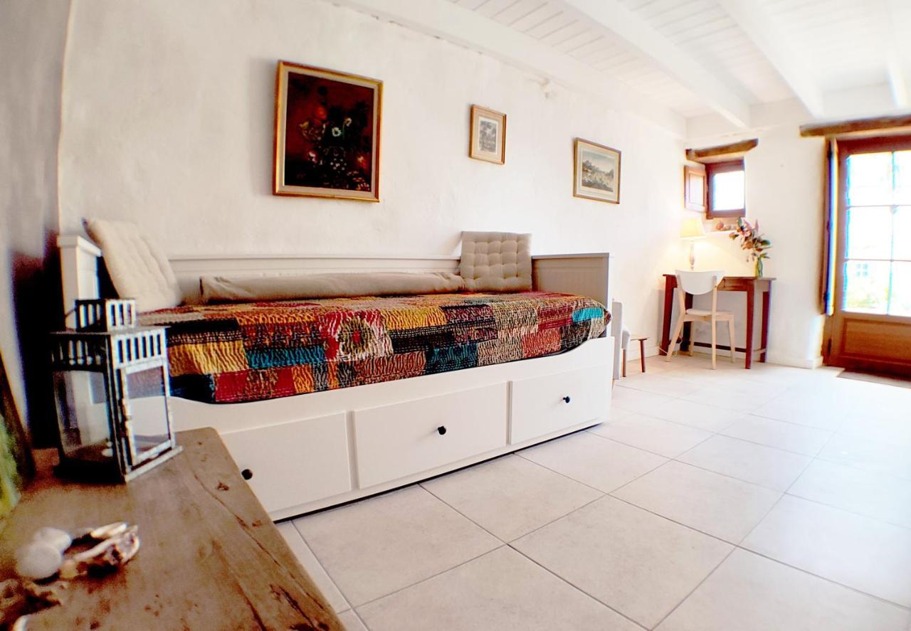 La Tisserande : Maison D'Hotes Creative & Ecologique Saint-Thégonnec Kültér fotó